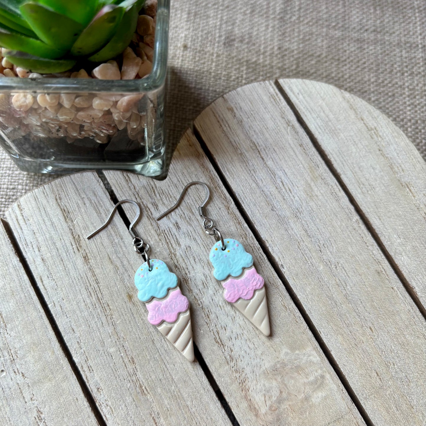 Ice cream hoop/hooks