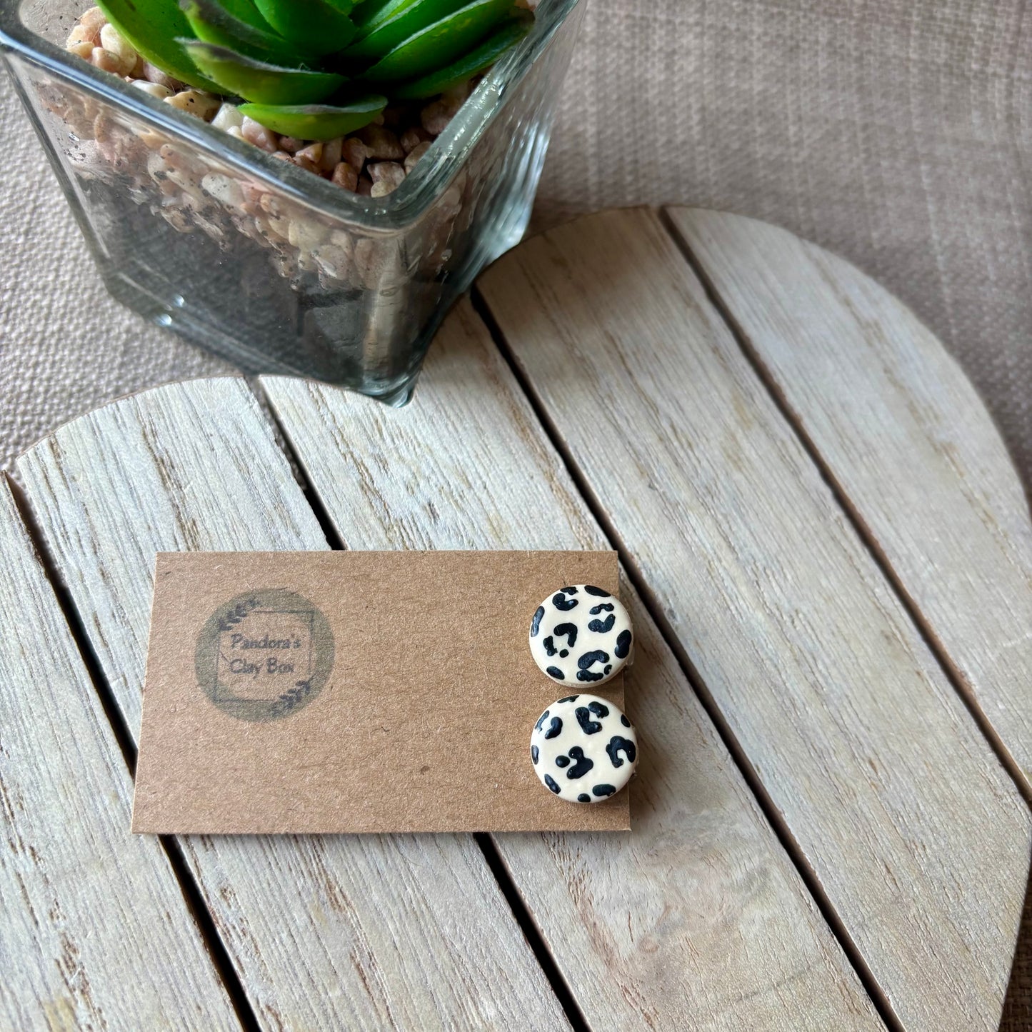 Clip on leopard print