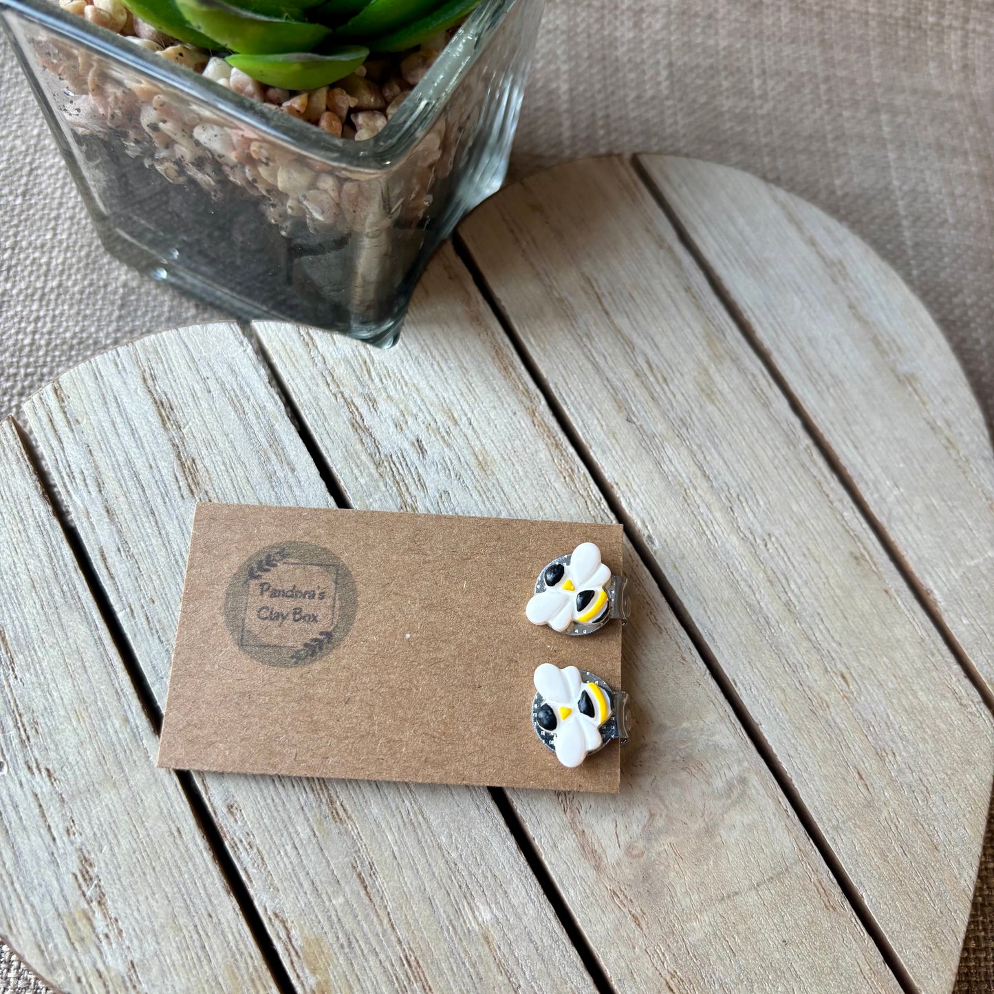 Clip on bees