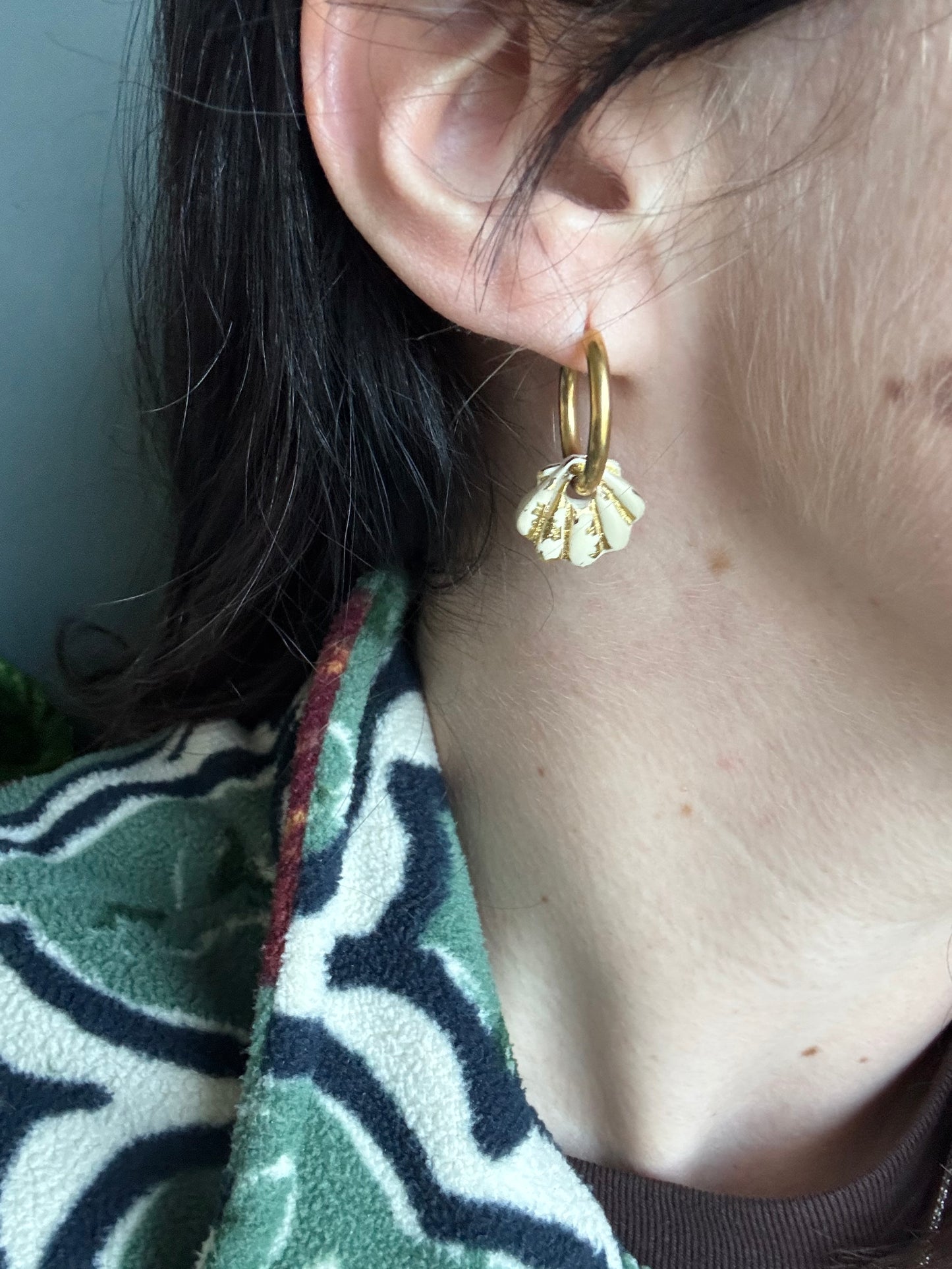 Shell chunky hoops