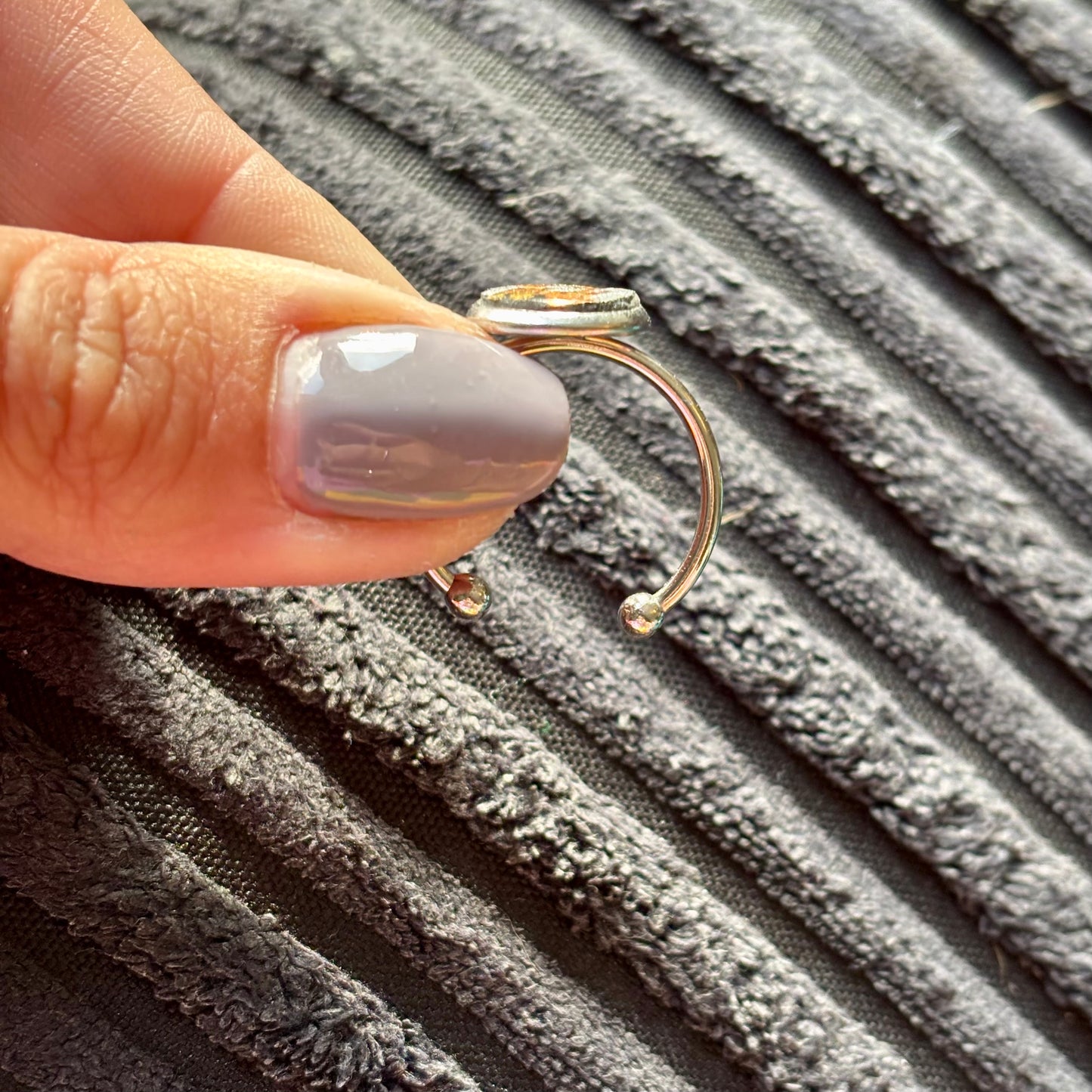 Metallic ring