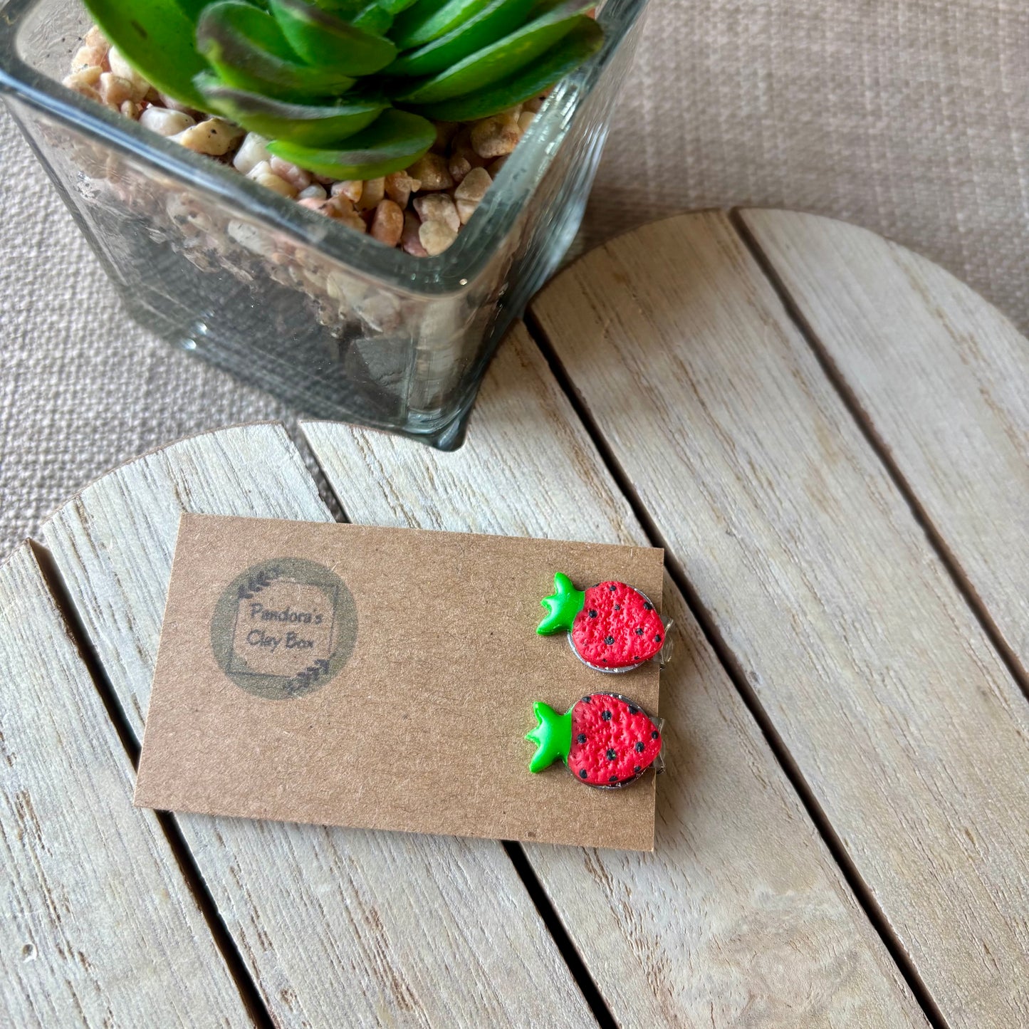 Clip on strawberries