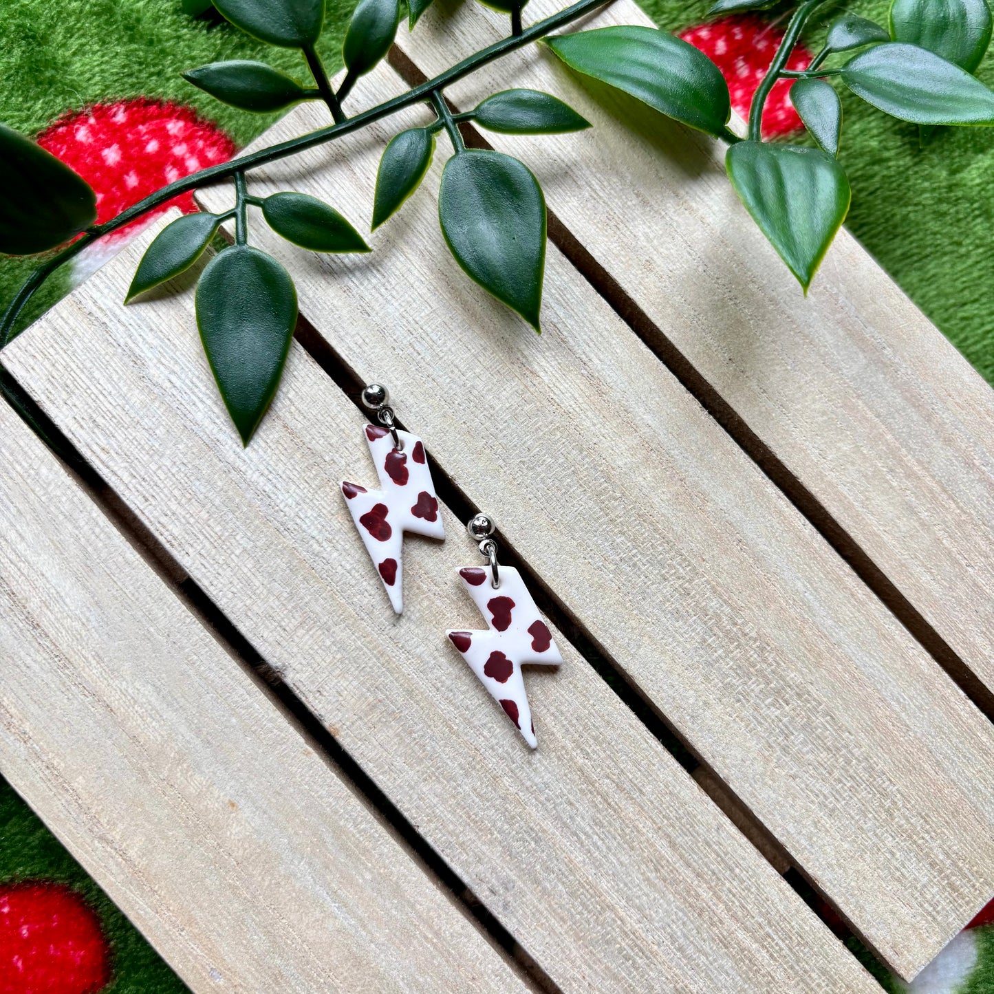 Cow print bolts