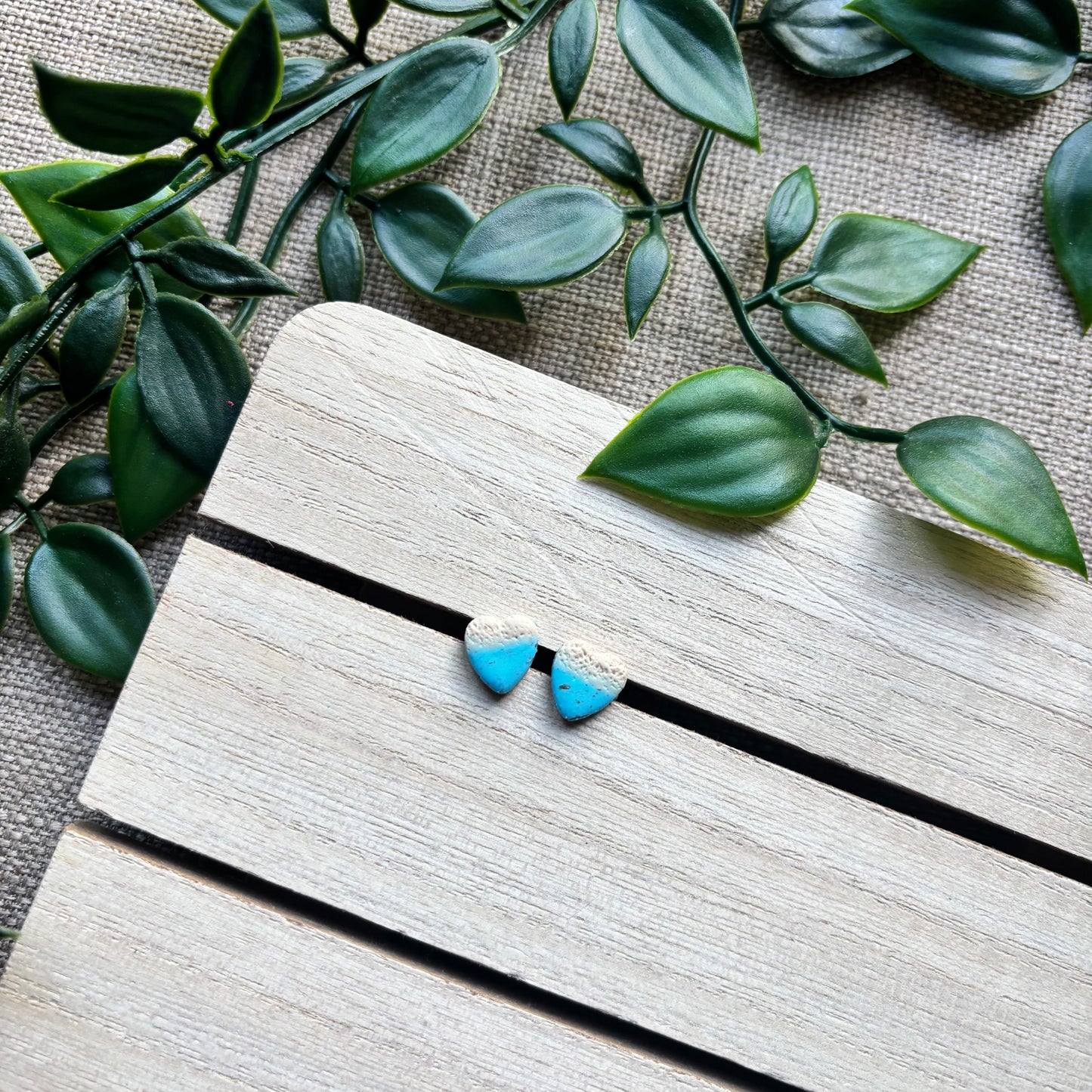 Sea + sand studs