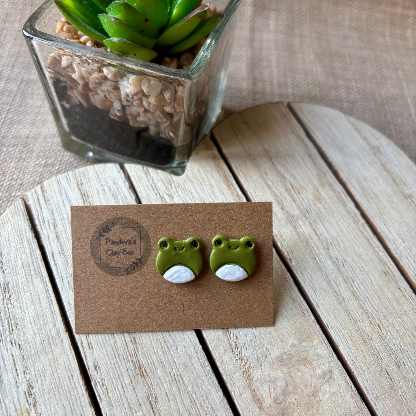 Frog studs