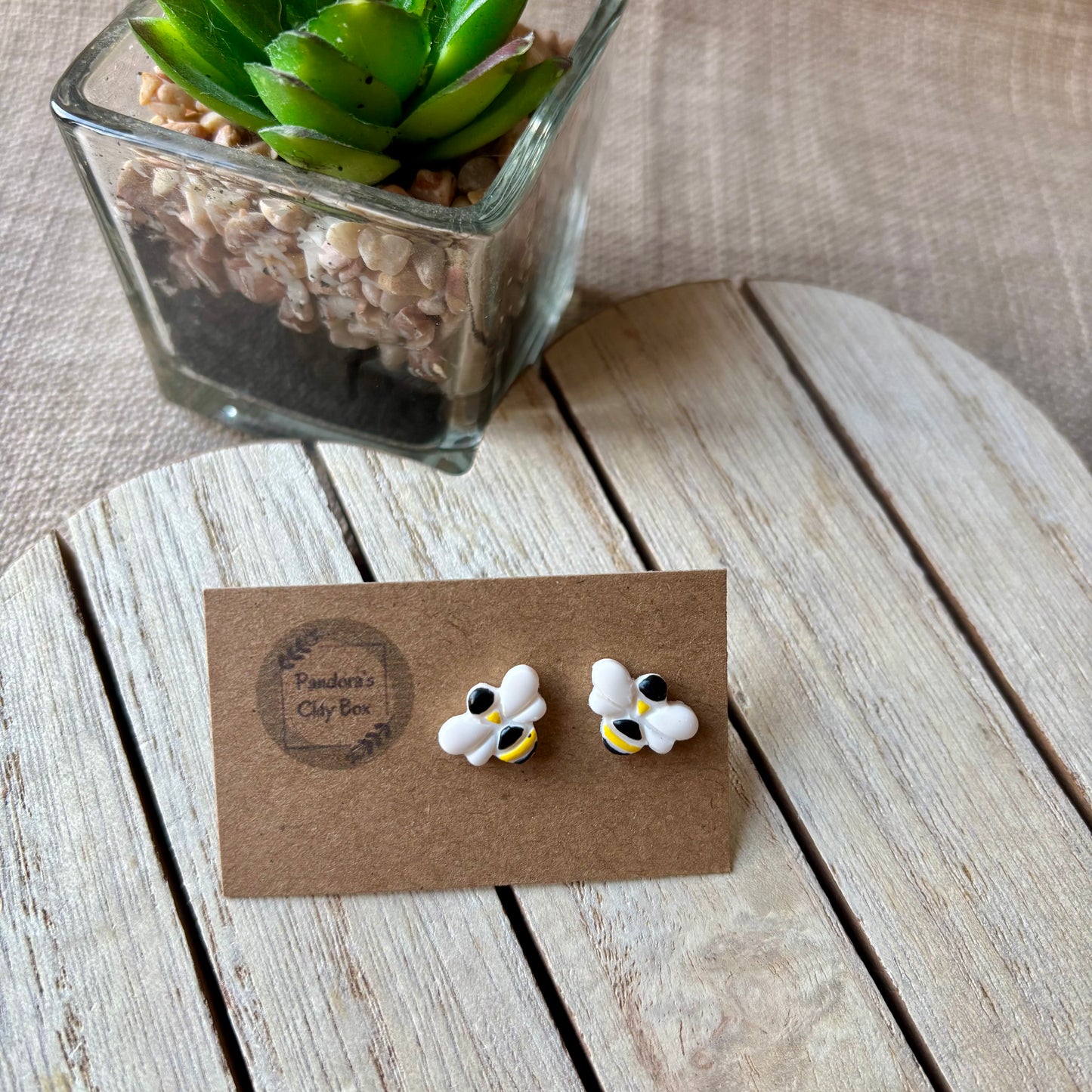 Bee studs