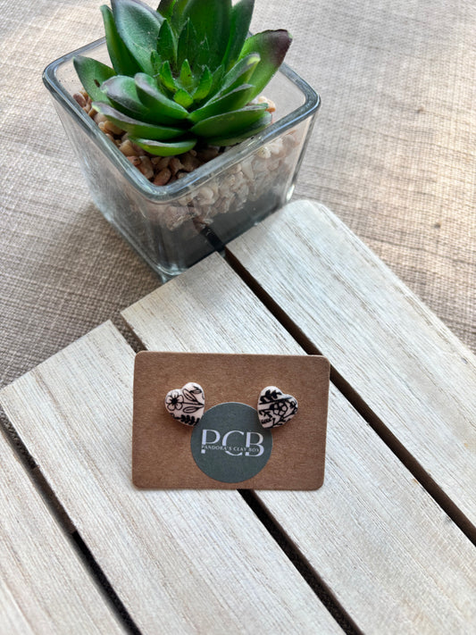 Floral studs nude