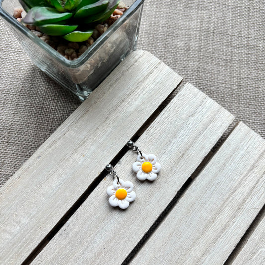 Daisy stud drops