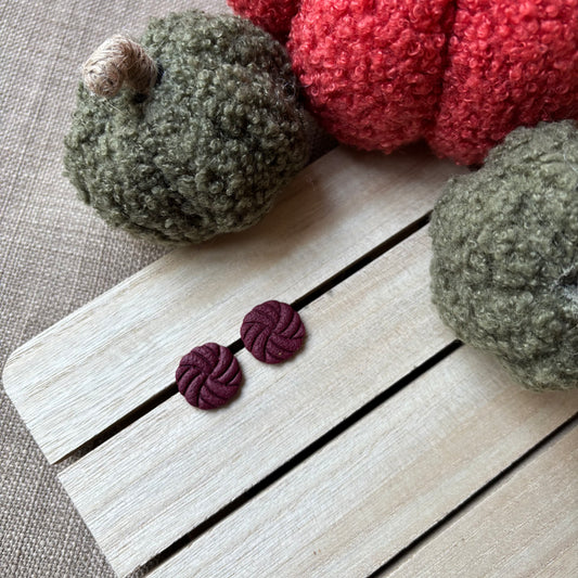 Large knot studs