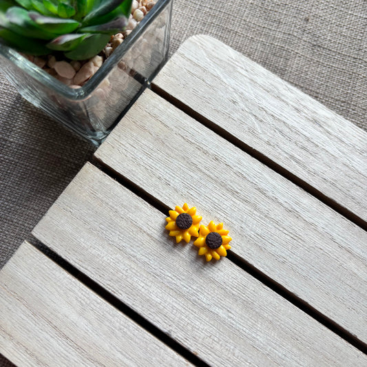 Sunflower studs