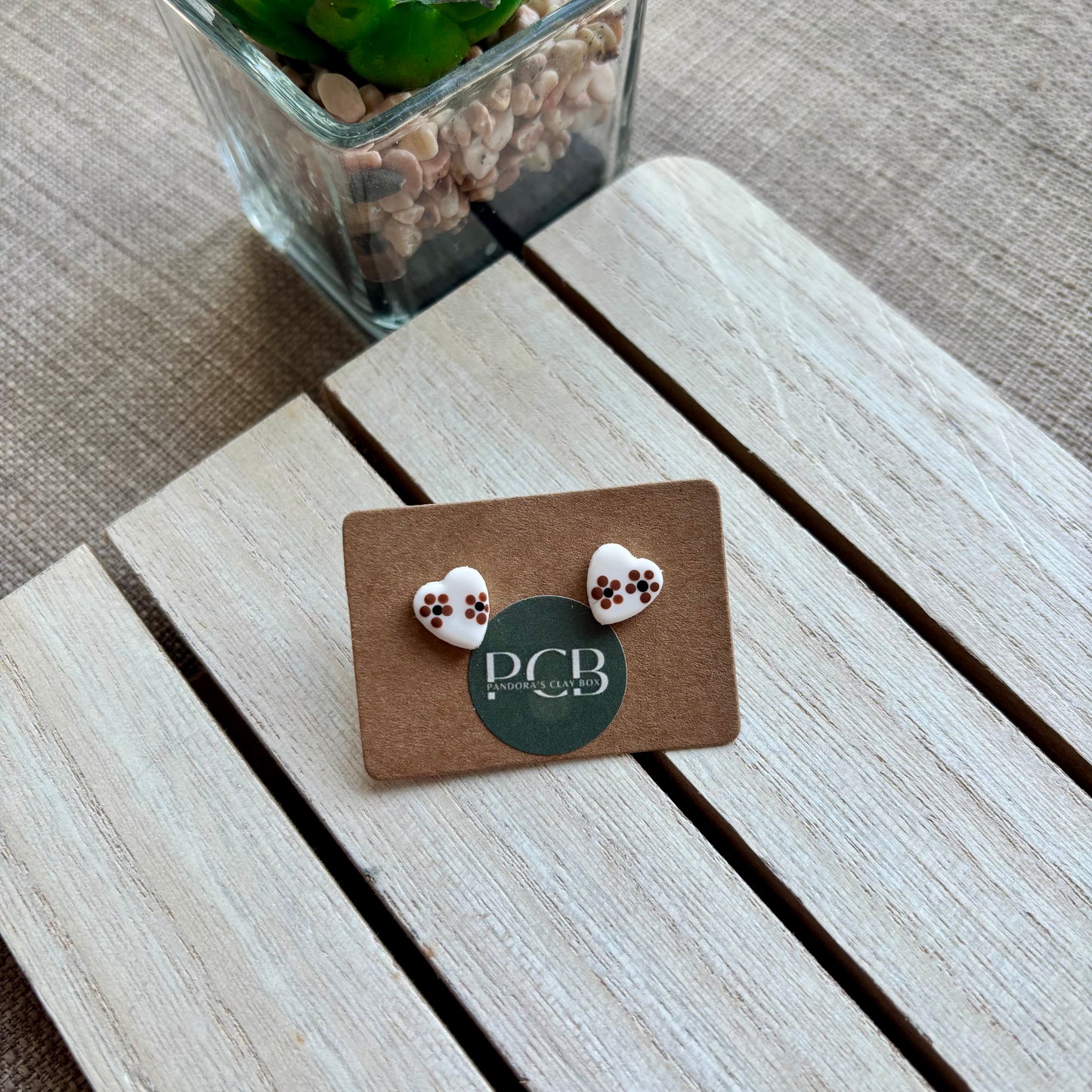 Flower heart studs
