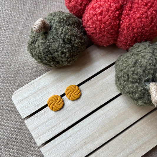 Large knot studs