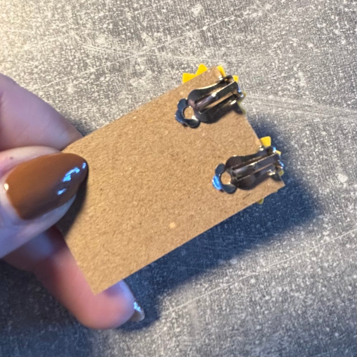 Clip on frogs
