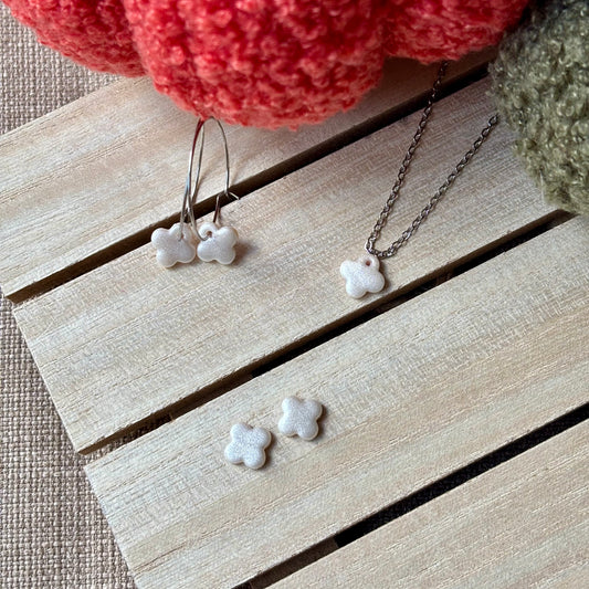 Pearl clover - 4 styles