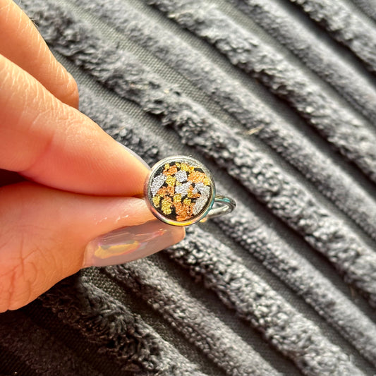 Metallic ring