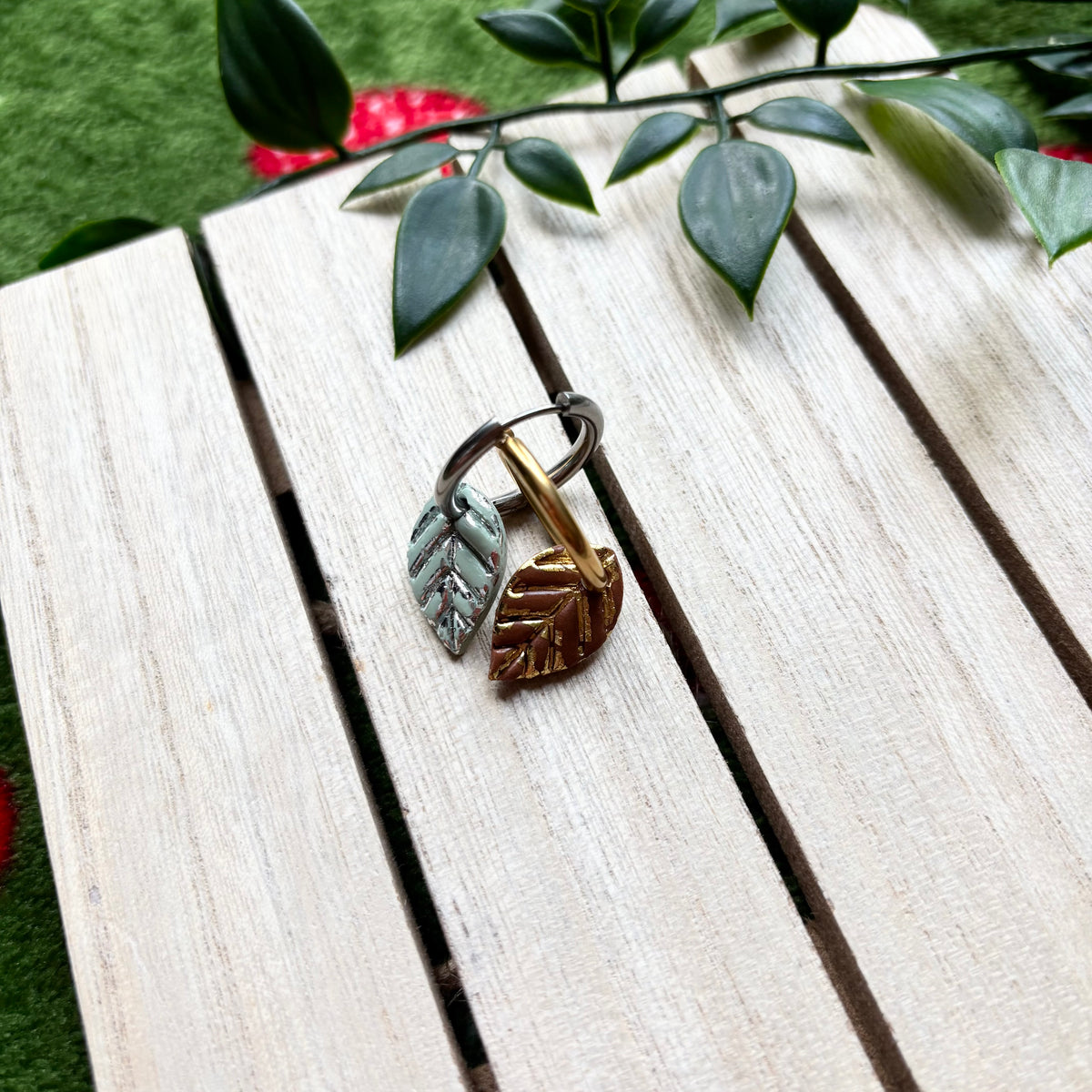 Leaf chunky hoops