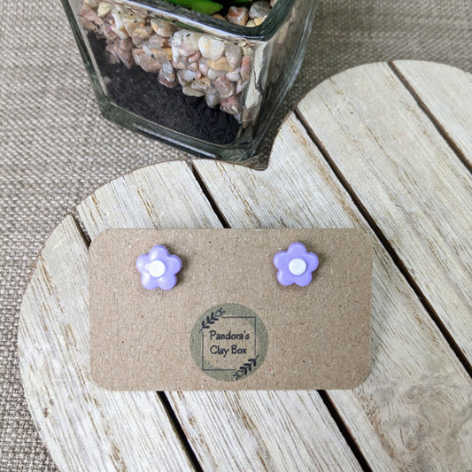Small lilac flower studs