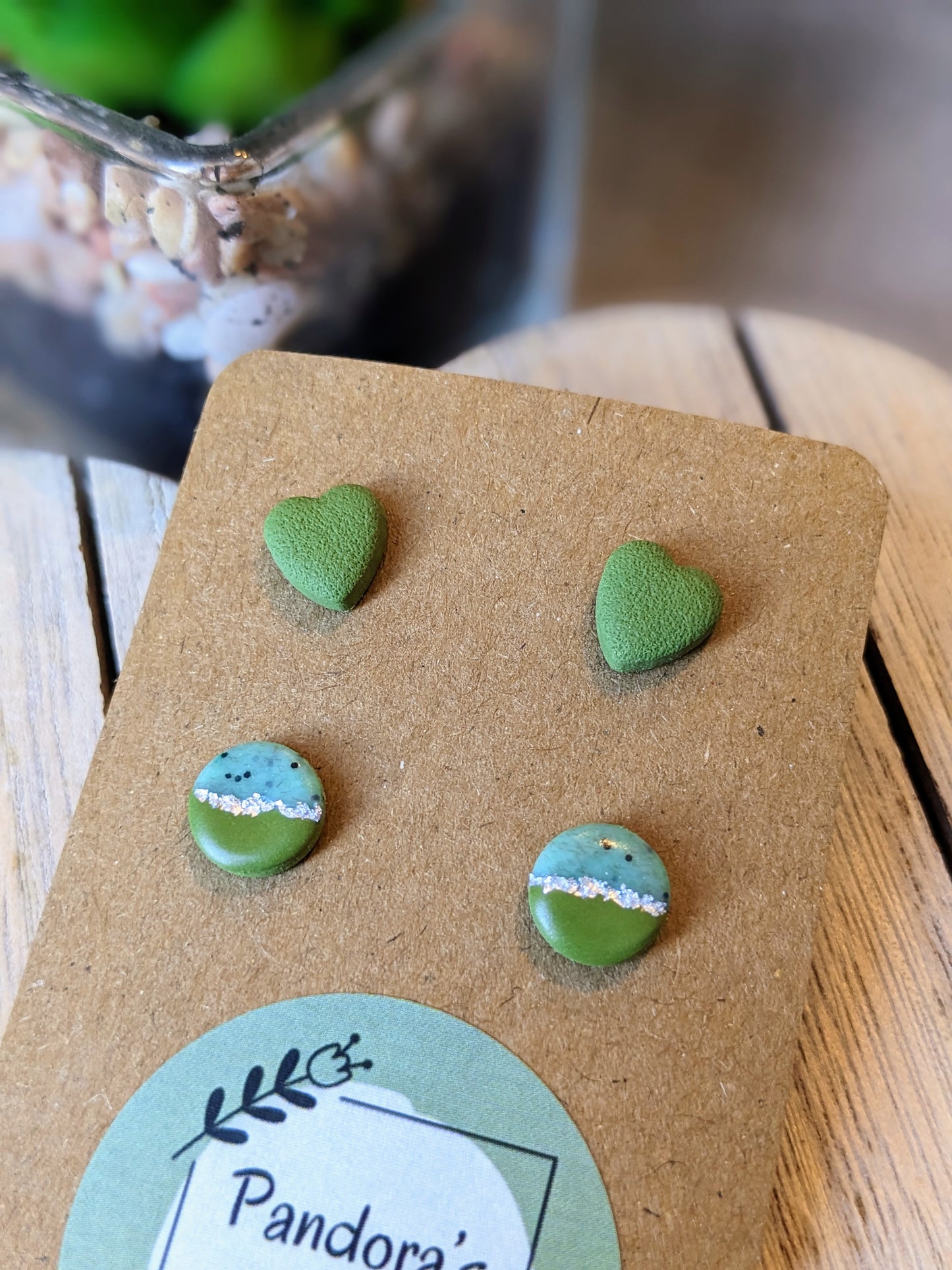 Green mix stud duo